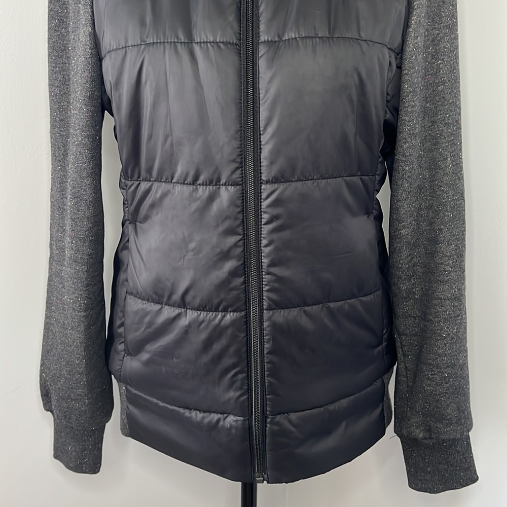 PUMA | Lightweight Jacket - Picture 3 of 11